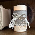 Lniana Szata Świecy Zapach Dworu z koronką i sercem dekoracja świecy handmade